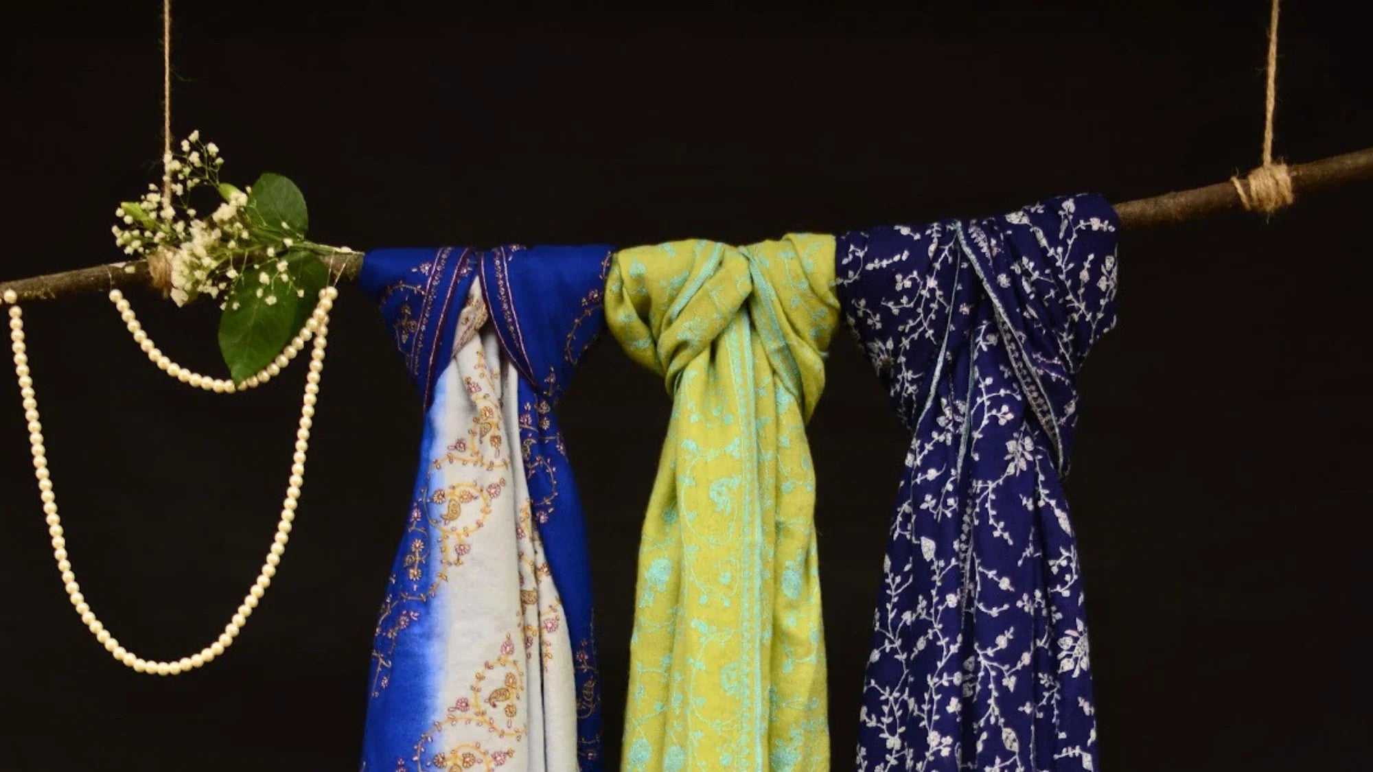 3 Jaalidar pashmina knot styled on rod