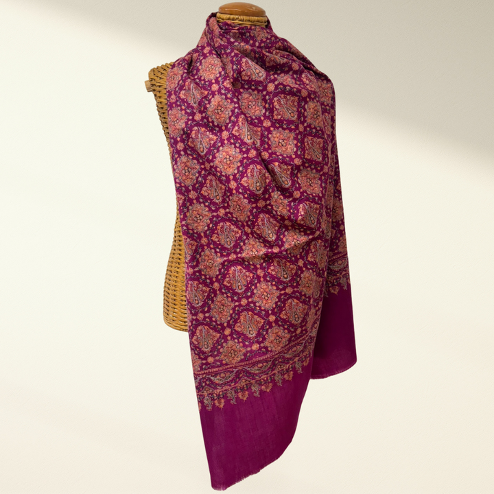 Pashmina shawl on Maniquine wrapped open lay