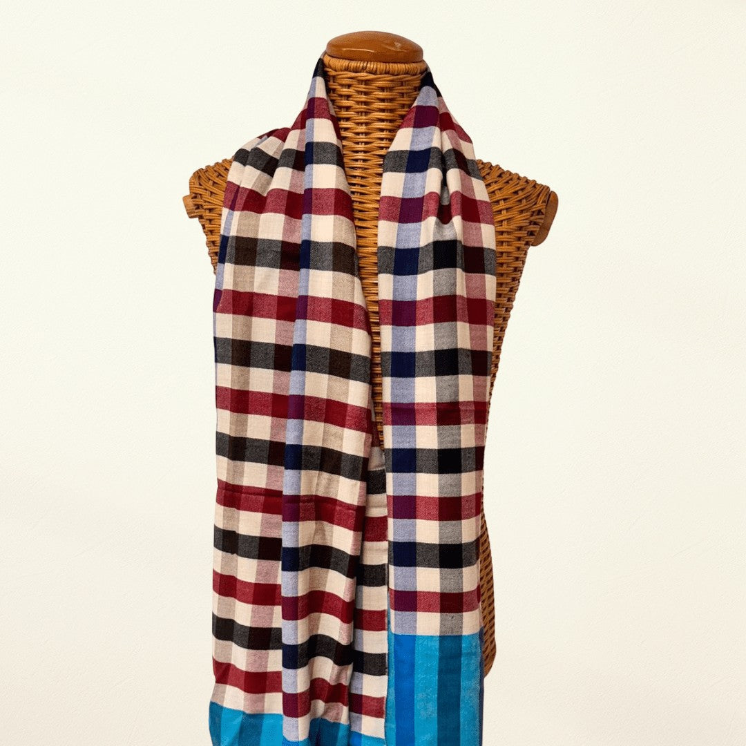 CHIP Pure Pashmina Scarf – Close-Up Checkered Weave Texture & Thread Detail | Indus Weavers