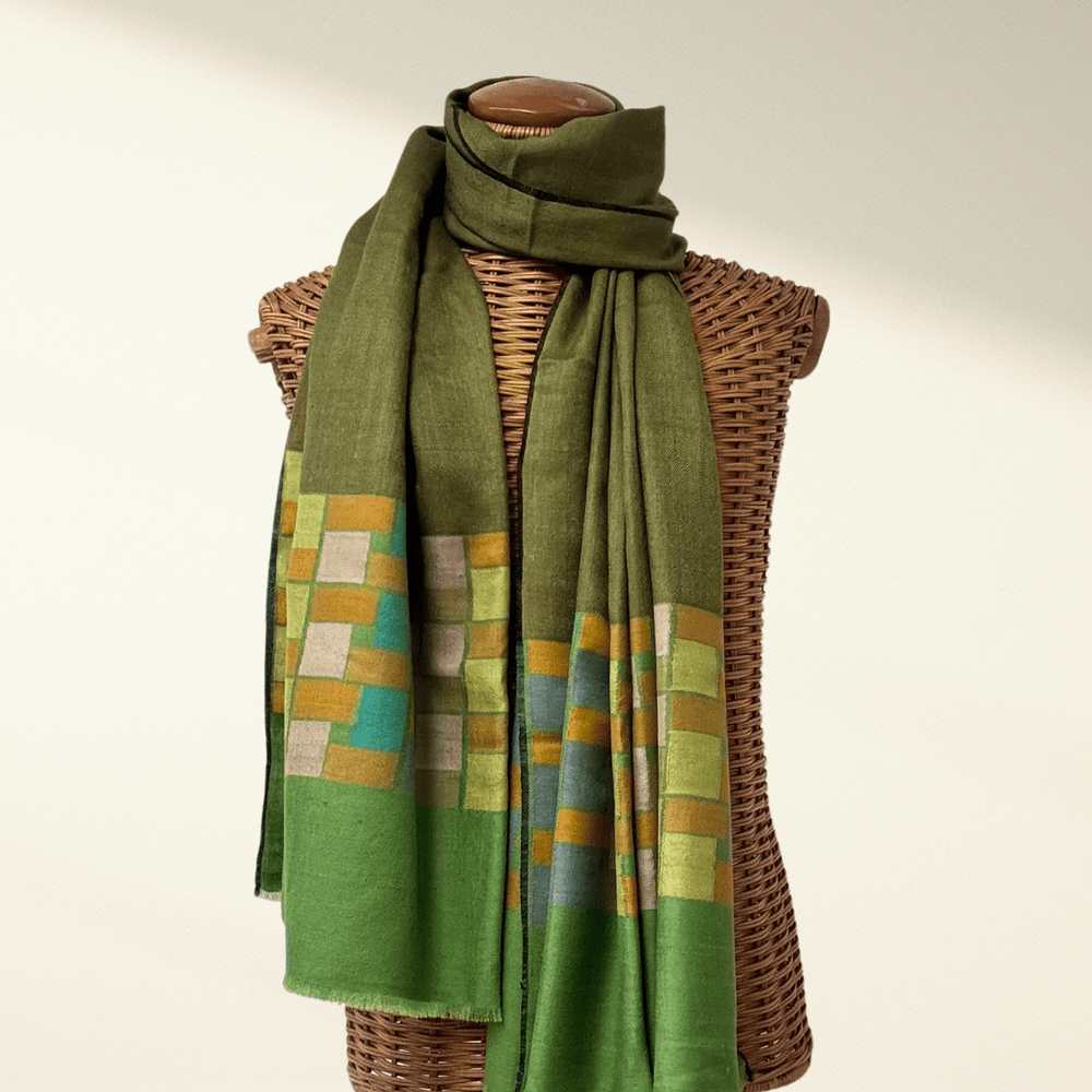 CUBIC – Handwoven Kani border Pashmina Shawl | Green Reversible Cashmere Wrap - Indus Weavers