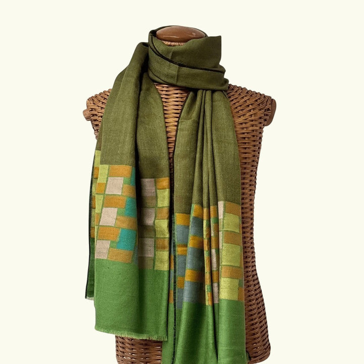 CUBIC Kashmiri Kani Pashmina Shawl – Full View Rich Green Reversible Geometric Cashmere Wrap | Indus Weavers