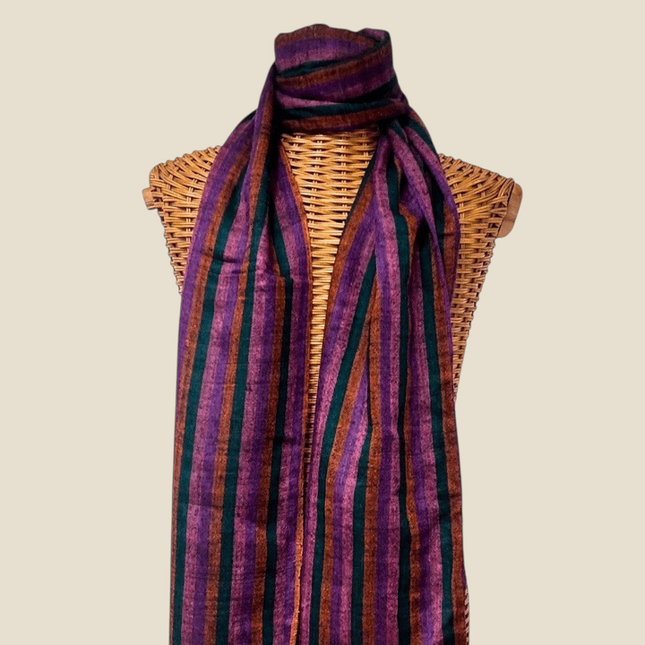 FIONA Pure Kashmiri Pashmina – Close-Up of Tight Handloom Weave Texture & Colour Detail | Indus Weavers