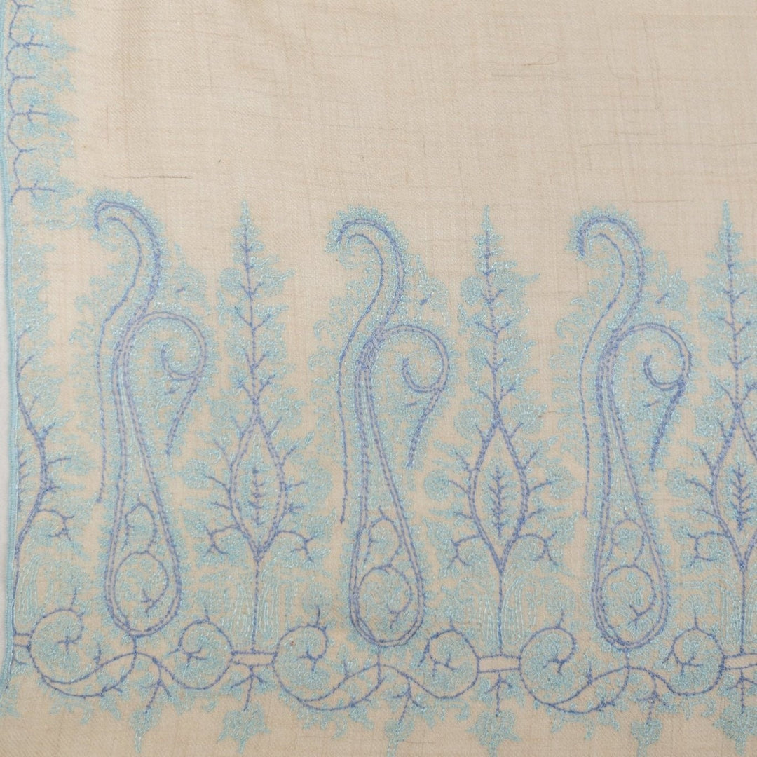 AQUA Luxury Cashmere Wrap – Close-Up of Blue Cotton Thread Sozni Paisley Embroidery on Ivory Pure Pashmina | Indus Weavers