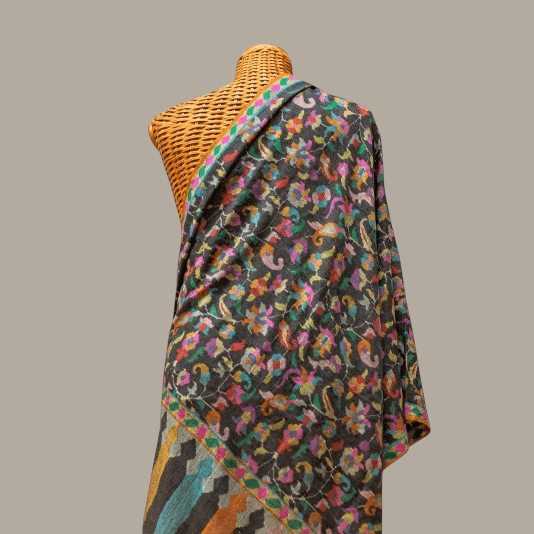 KARINA Kashmiri Kani Pashmina Shawl – Close-Up Multicolour Kani Weave Pattern Detail | Indus Weavers