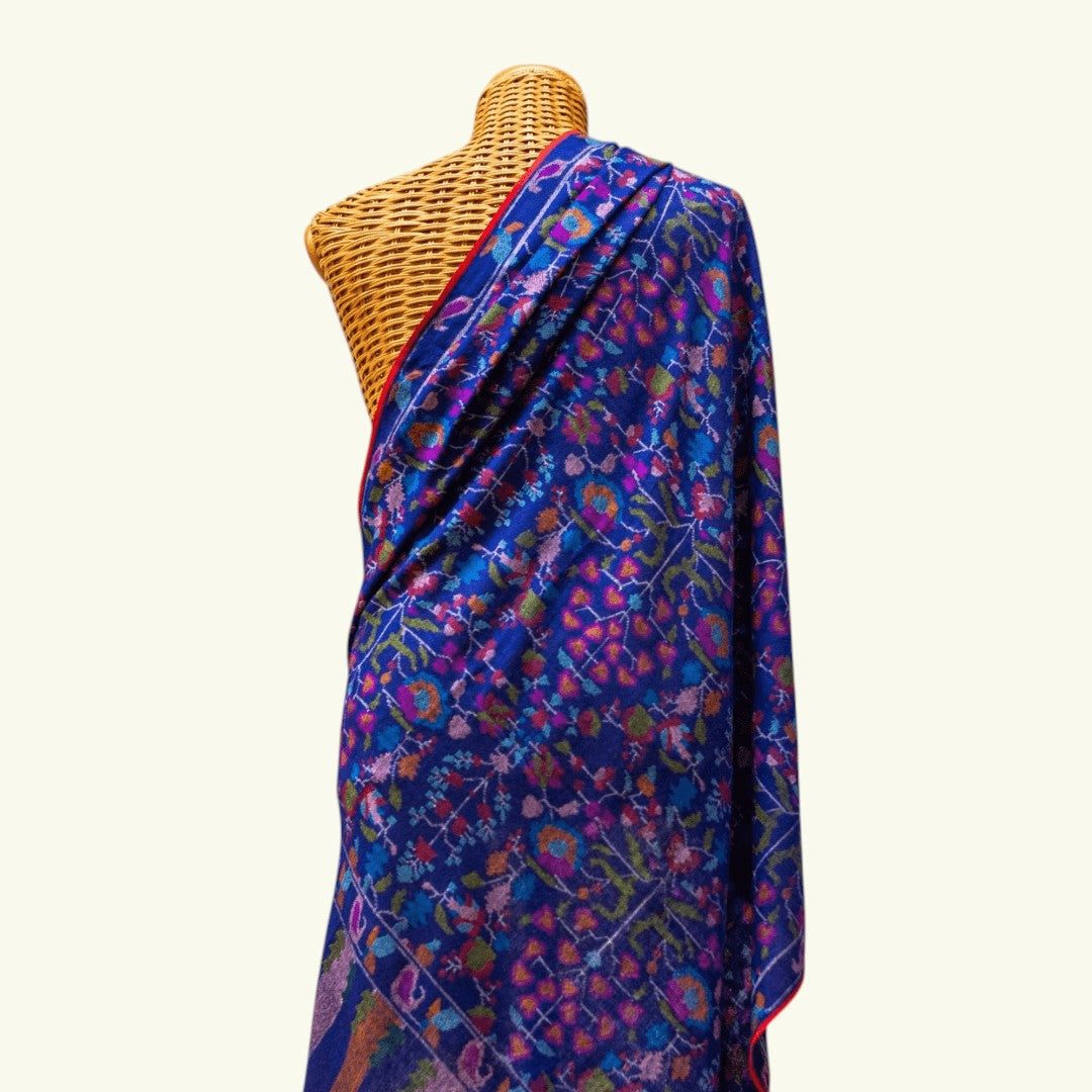 KAIA Kashmiri Kani Pashmina Shawl – Close-Up Intricate Kani Weave Pattern Detail | Indus Weavers